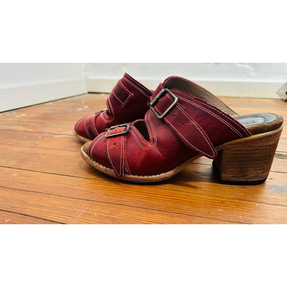 FREEBIRD Red Leather Caprice Buckle Detail Open Toe Sandal Block Heel size 10 - Picture 3 of 10